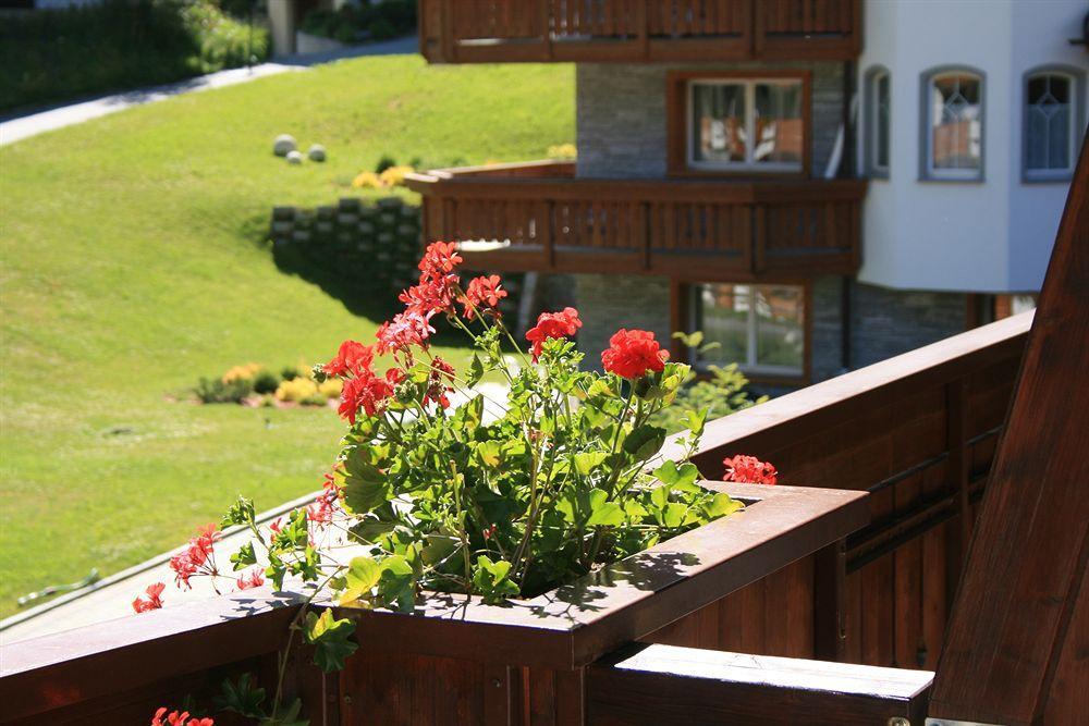 Berghof Garni - The Dom Collection Bed & Breakfast Saas-Fee Ngoại thất bức ảnh